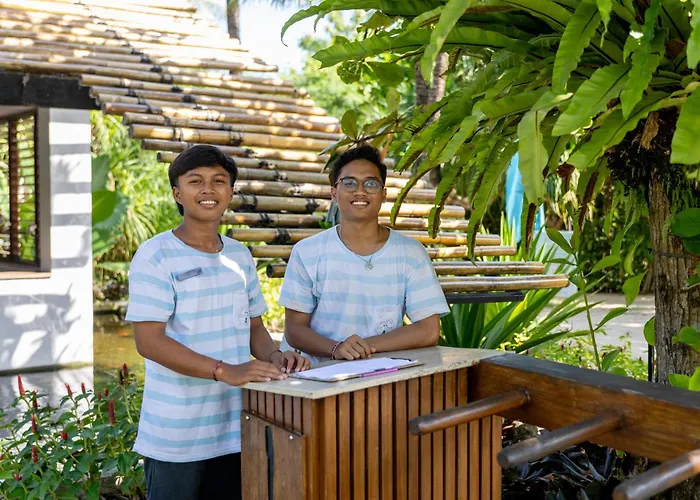 Komune And Club Bali ケラマス