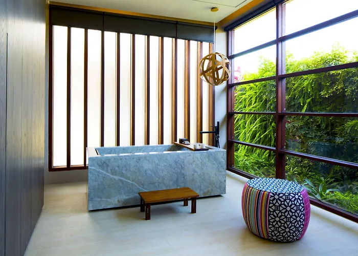 Komune And Club Bali 4*