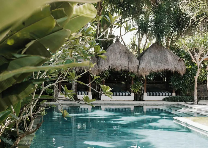 Komune And Club Bali 4*